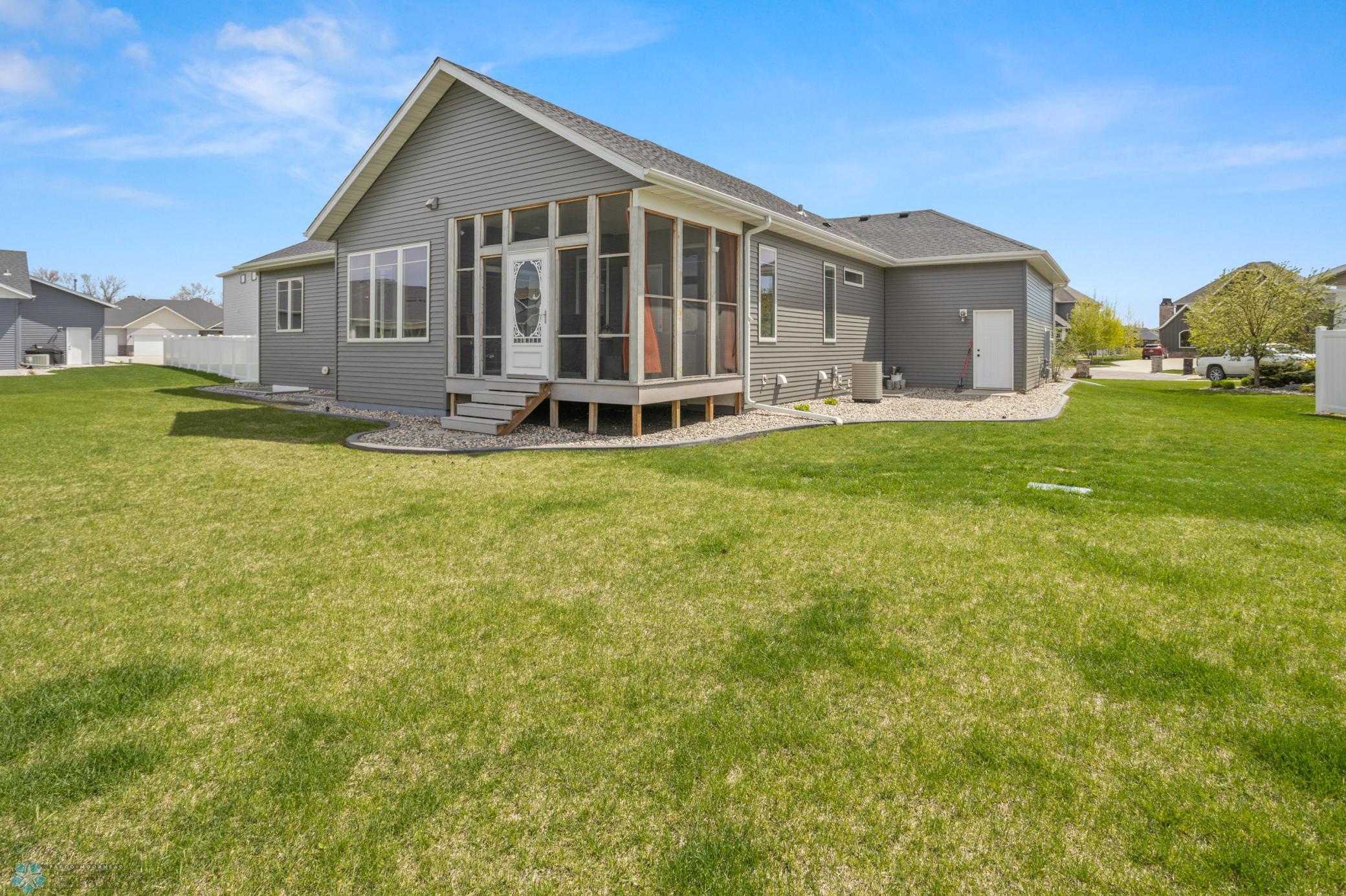 1465 Shawnas Place S Fargo