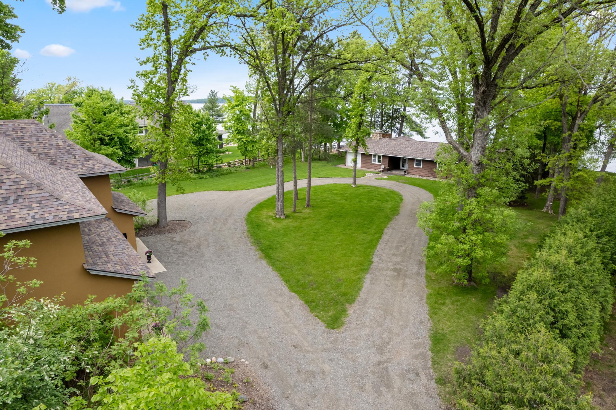 convenient turnaround driveway
