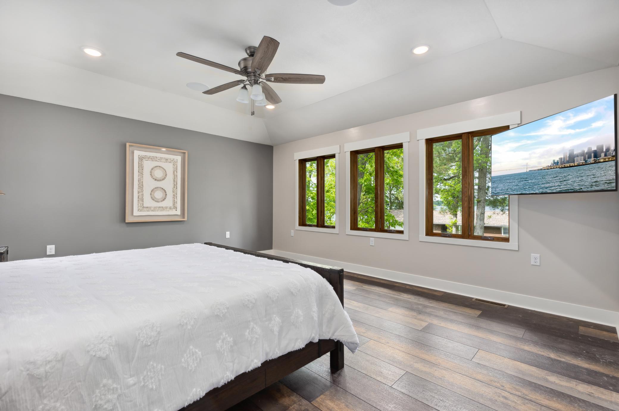 primary bedroom with lakeviews
