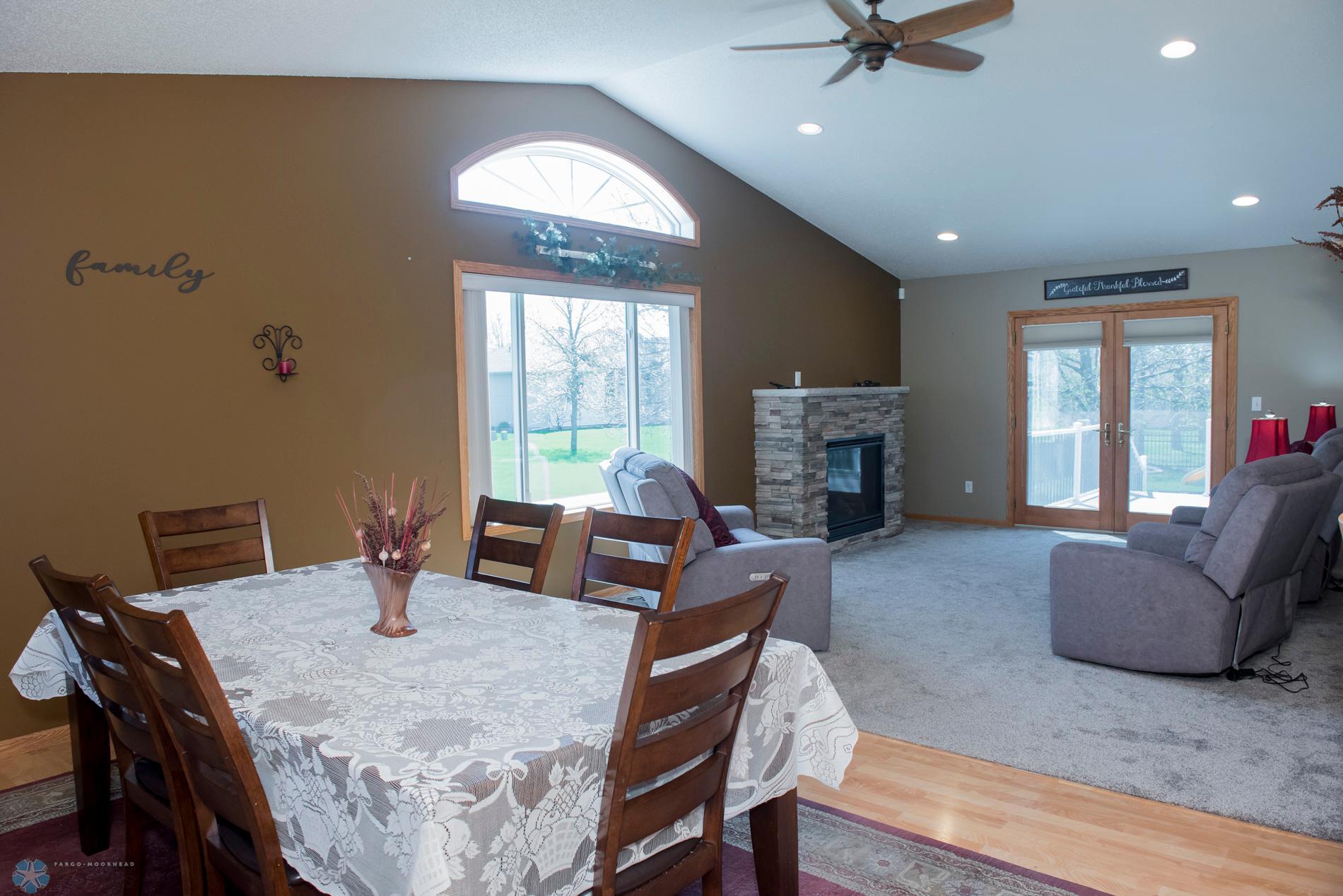 Dining/living room
