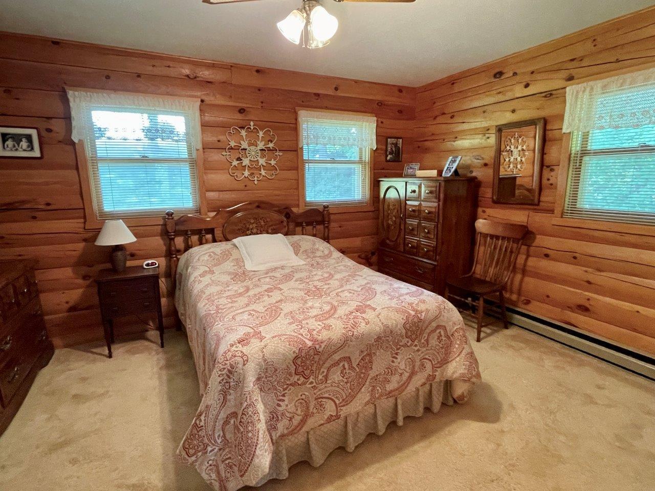 10-Bedroom 2 on main floor.jpg