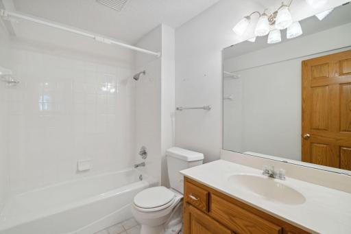 912 County Road I W, Saint Paul, MN 55126