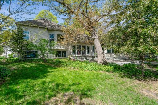 912 County Road I W, Saint Paul, MN 55126