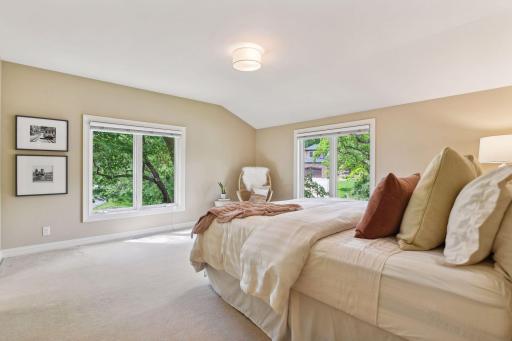 22 Circle W, Minneapolis, MN 55436