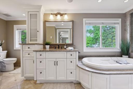 22 Circle W, Minneapolis, MN 55436