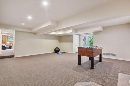 22 Circle W, Minneapolis, MN 55436
