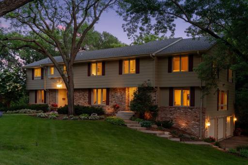 22 Circle W, Minneapolis, MN 55436