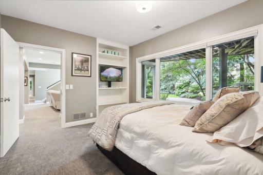 155 Gideons Point Road, Excelsior, MN 55331