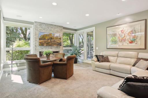 155 Gideons Point Road, Excelsior, MN 55331