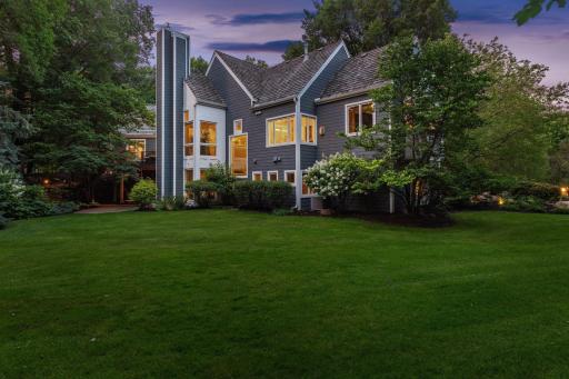 155 Gideons Point Road, Excelsior, MN 55331