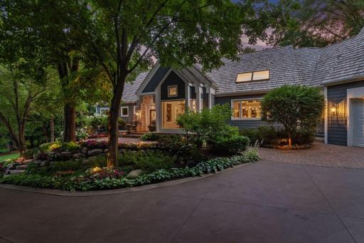 155 Gideons Point Road, Excelsior, MN 55331