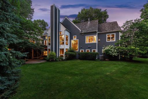 155 Gideons Point Road, Excelsior, MN 55331