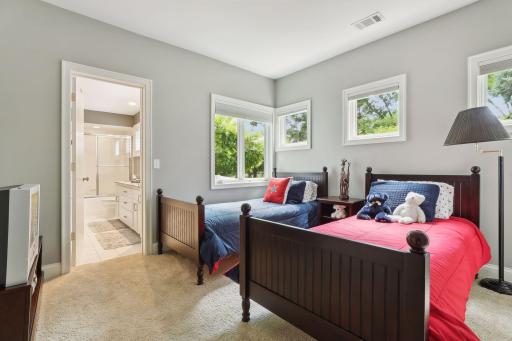 Ensuite bedroom perfect for guest or kids