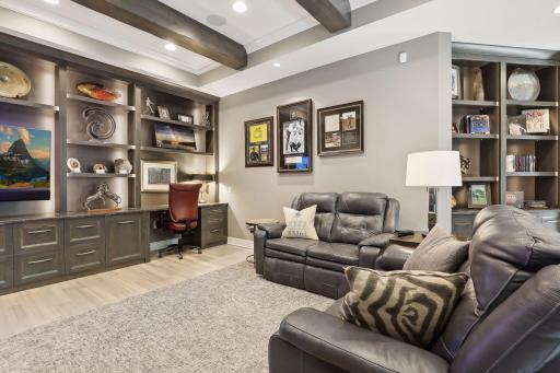 155 Gideons Point Road, Excelsior, MN 55331