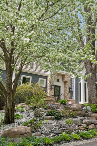 155 Gideons Point Road, Excelsior, MN 55331
