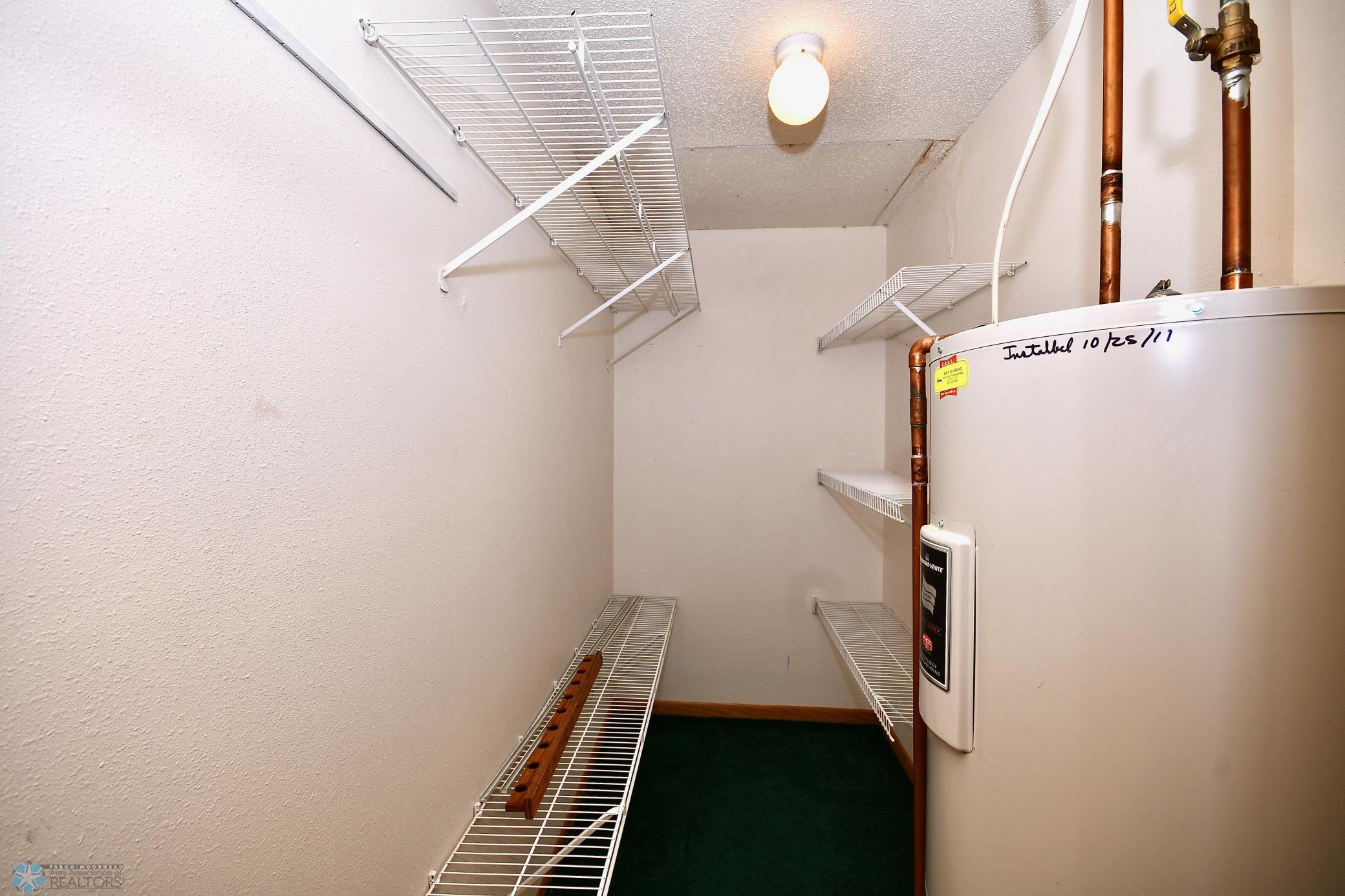 Flex room closet