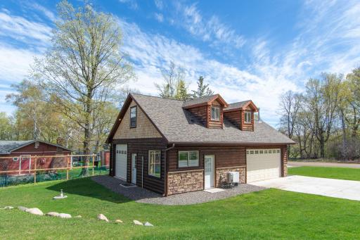 Garage with guest quarters and 2 bathrooms