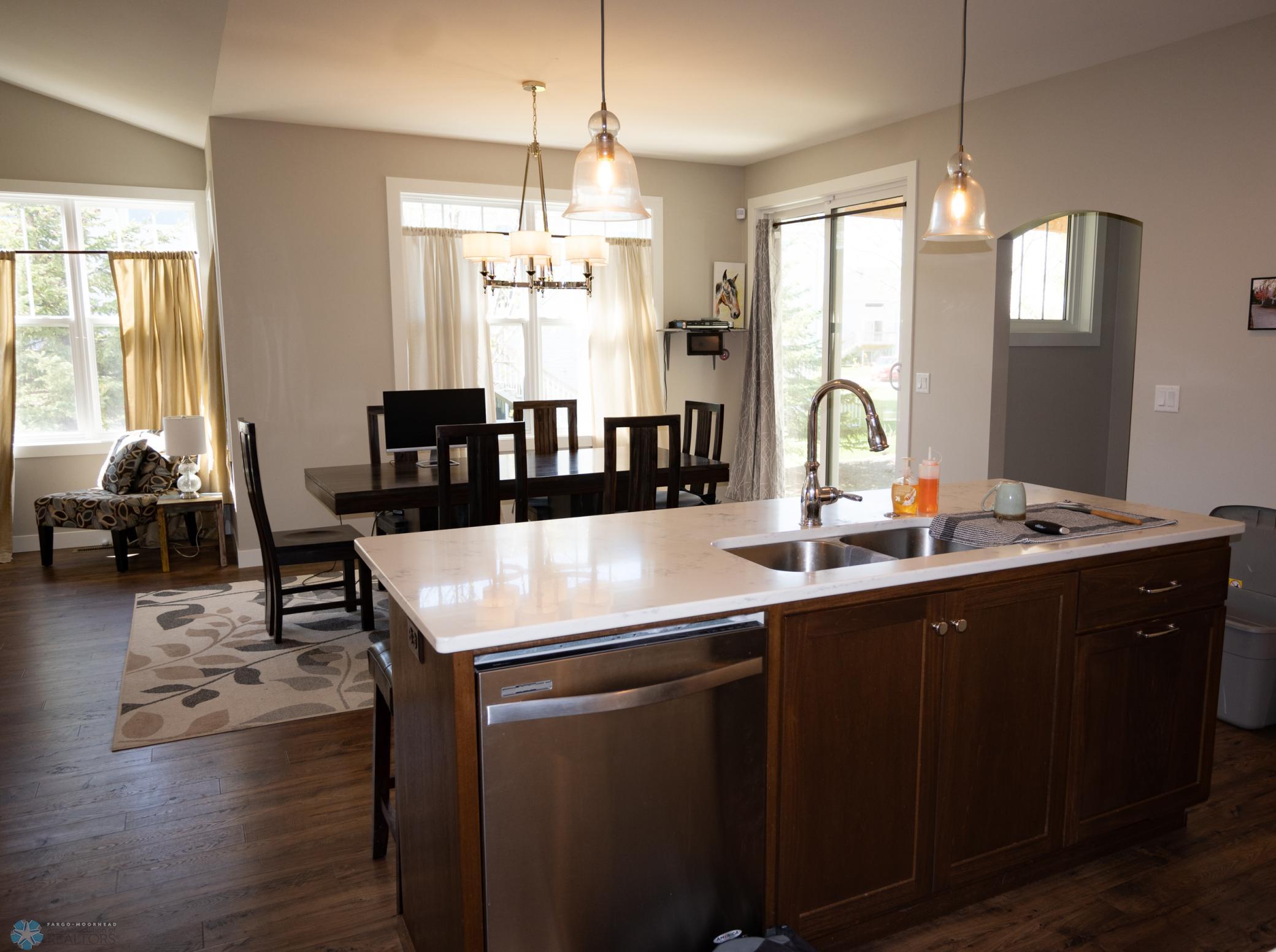 dining-kitchen.jpg