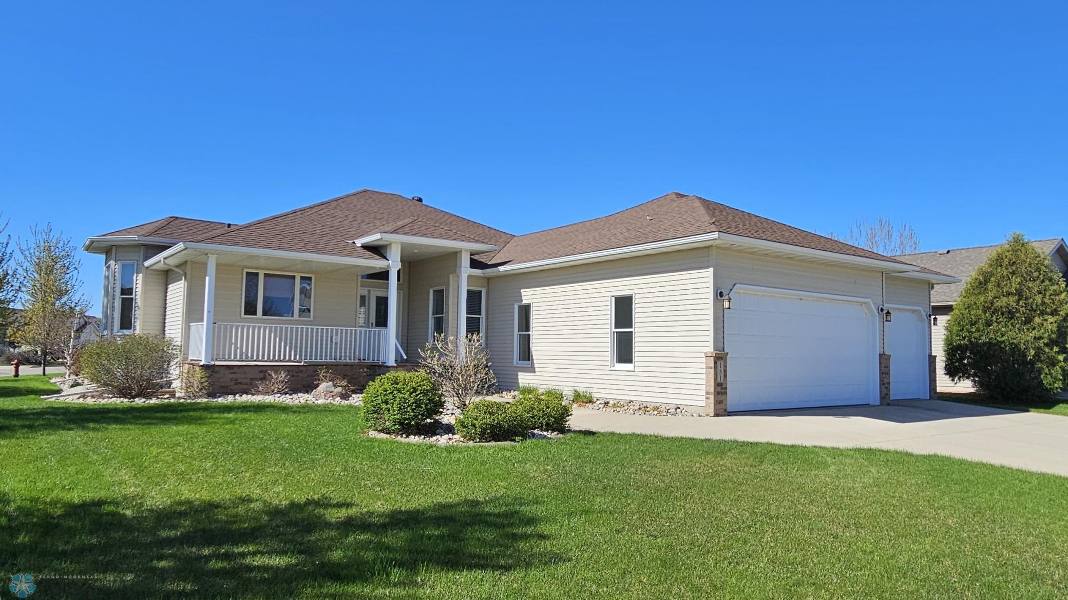 Front yard view 2.jpg