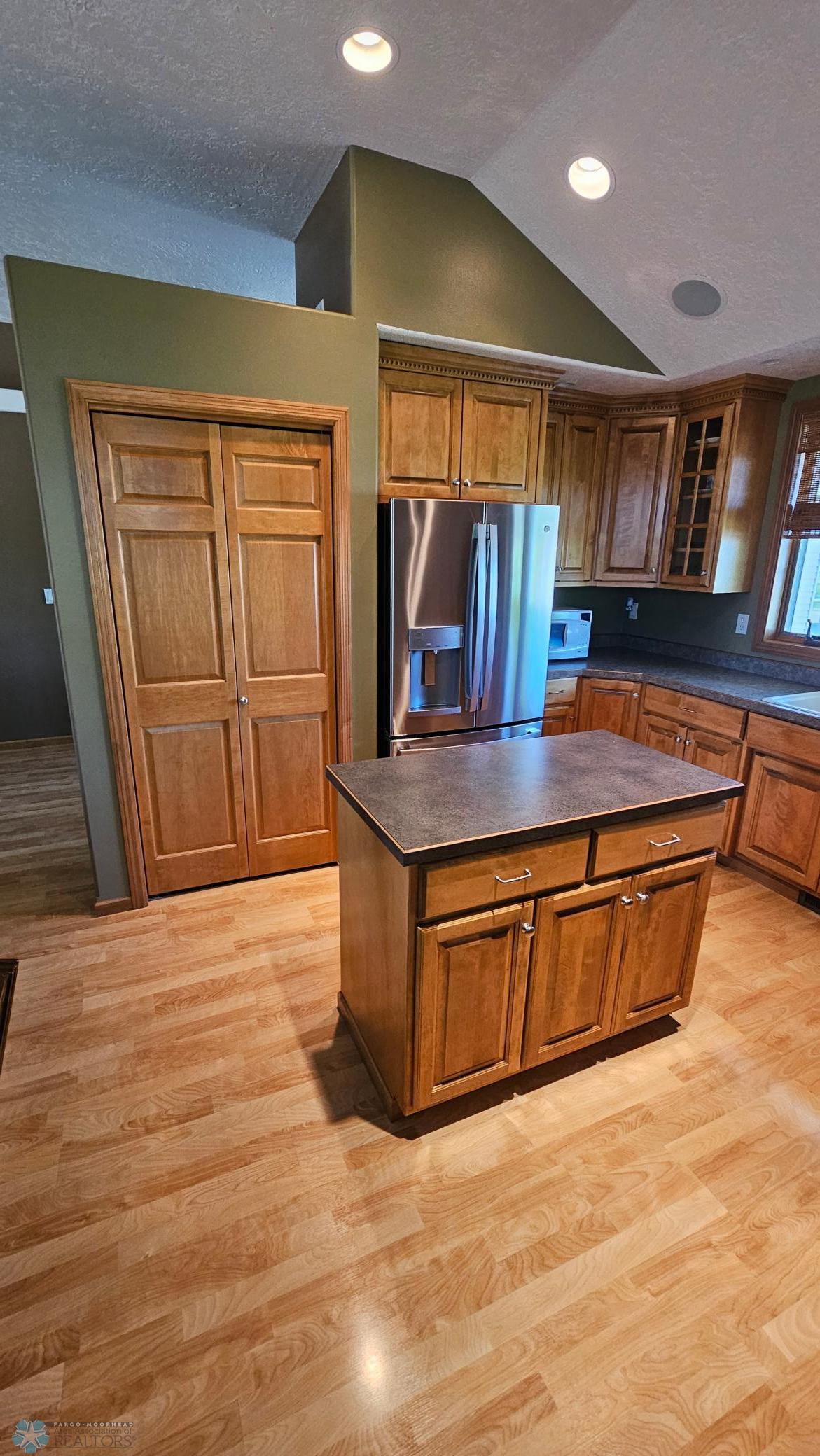 Kitchen 5.jpg