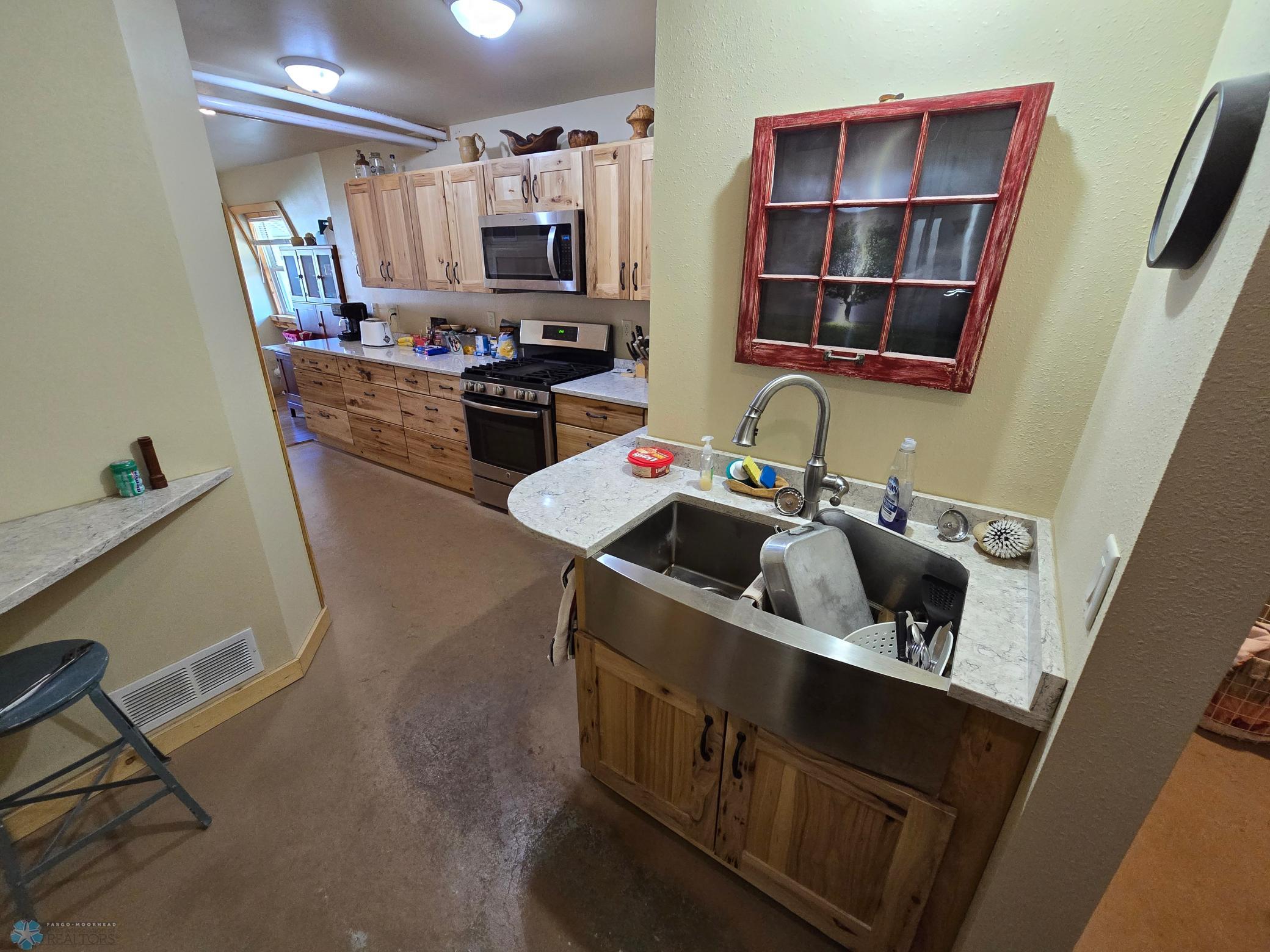 Apt. Kitchen.b