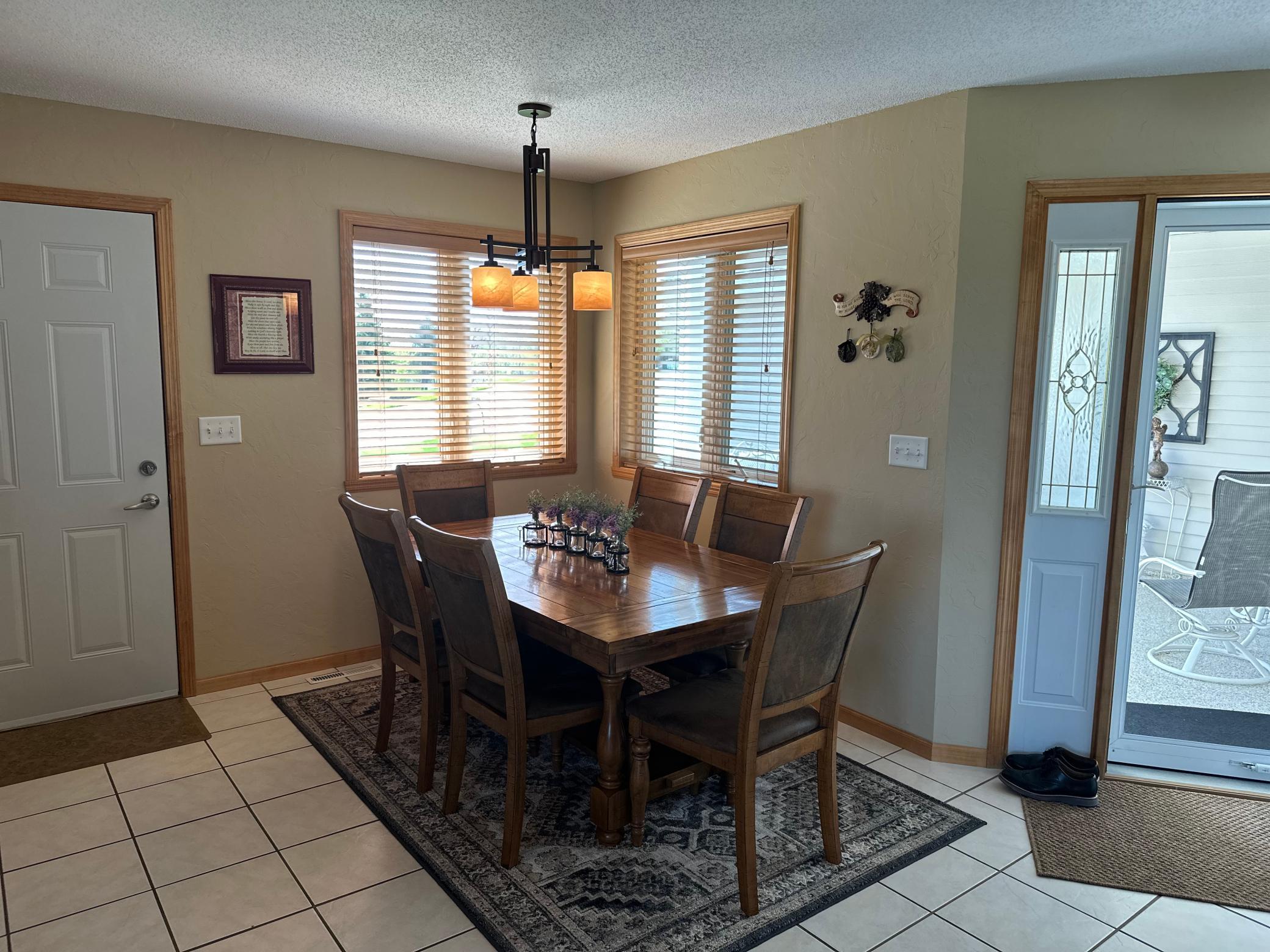 Dining area.jpg