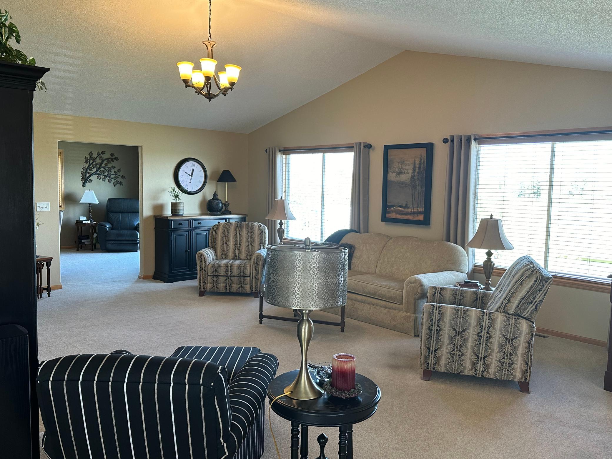 Livingroom.jpg