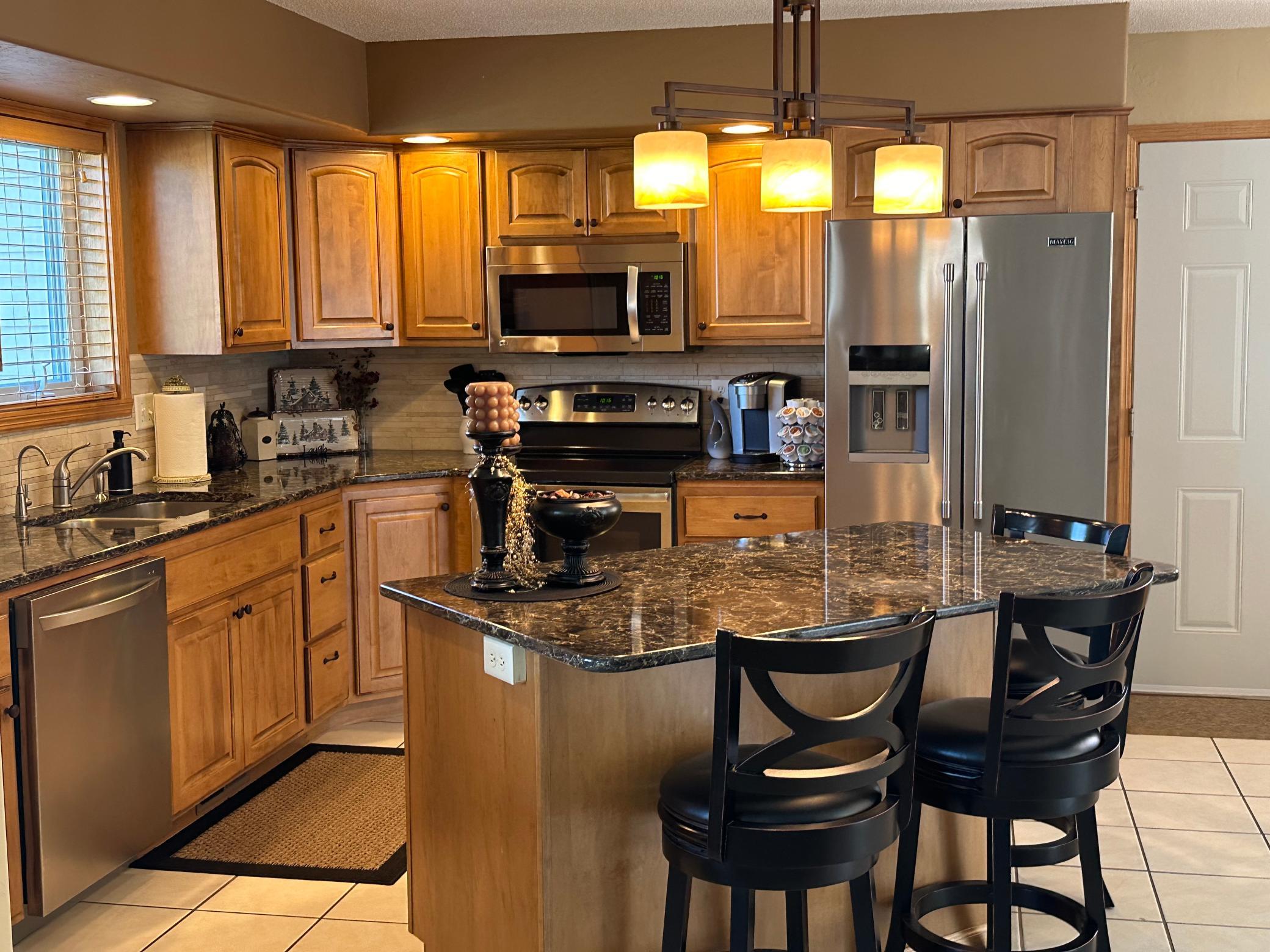 Kitchen 2.jpg