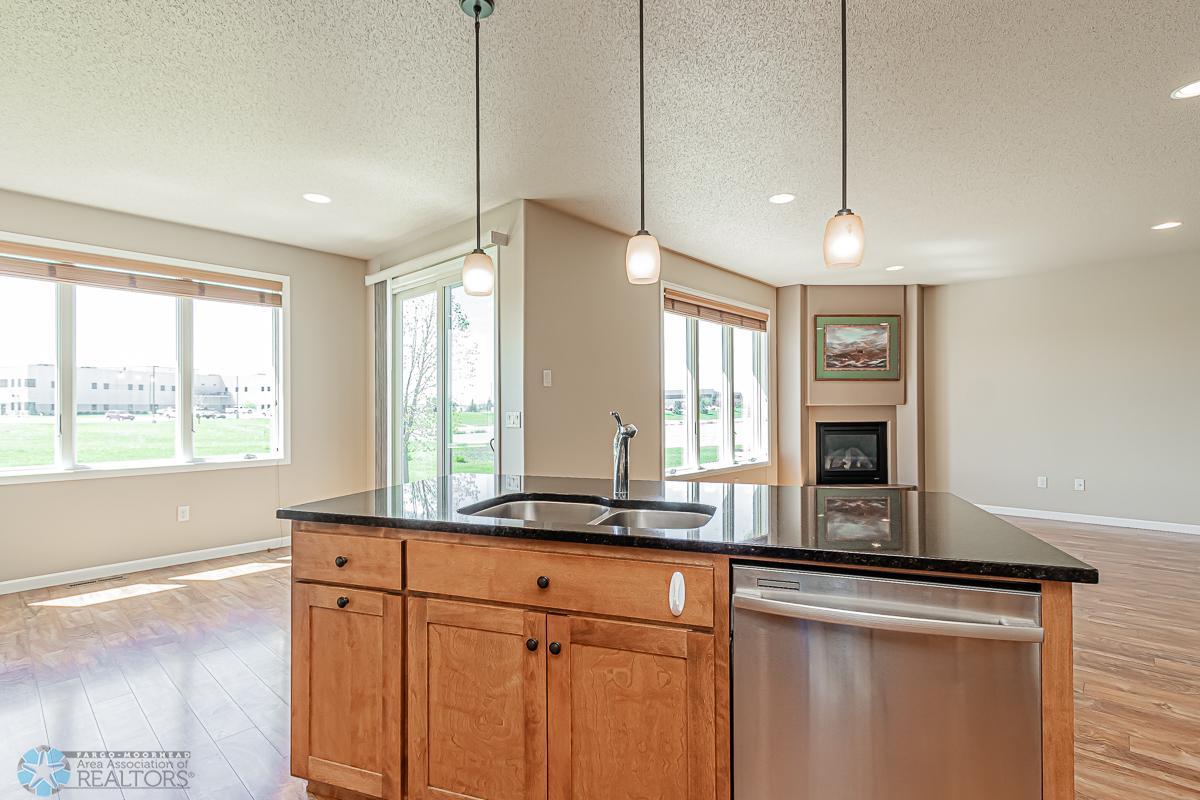 Kitchen_3.jpg
