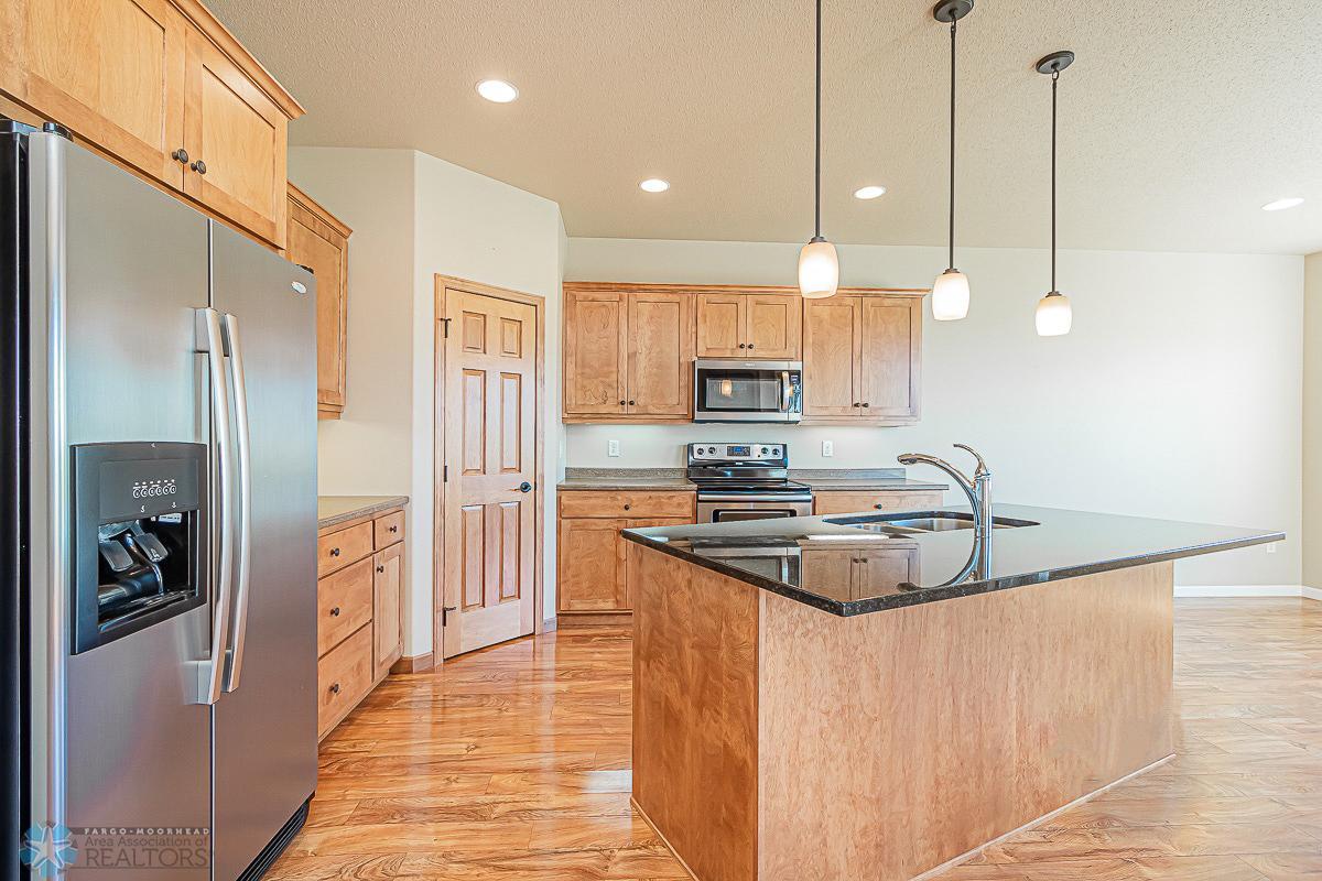 Kitchen_4.jpg