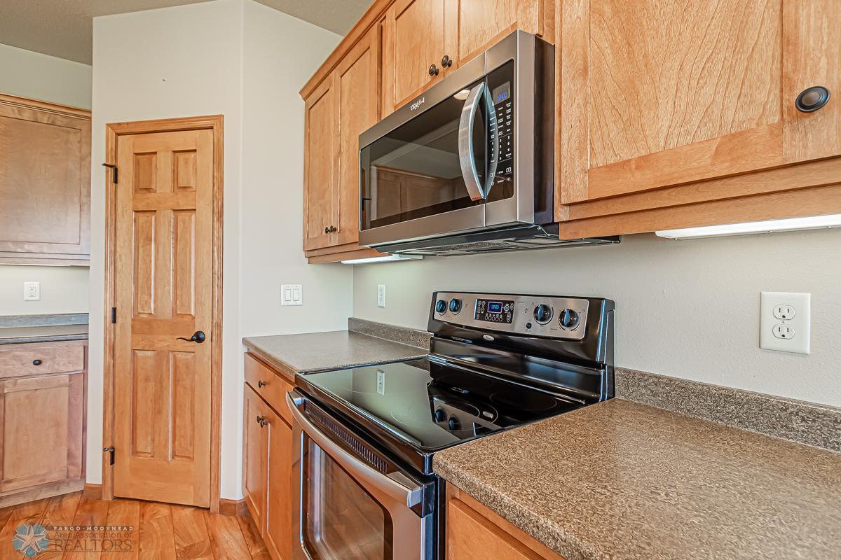 Kitchen_5.jpg