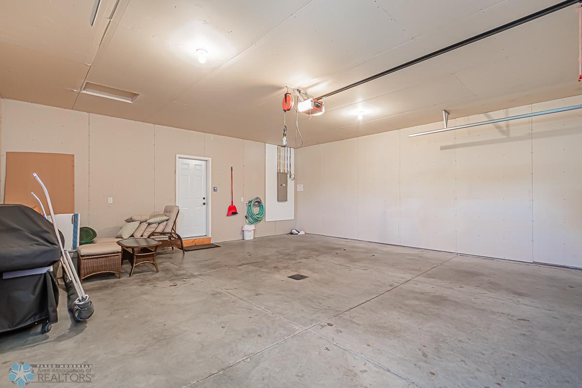 Garage_2.jpg