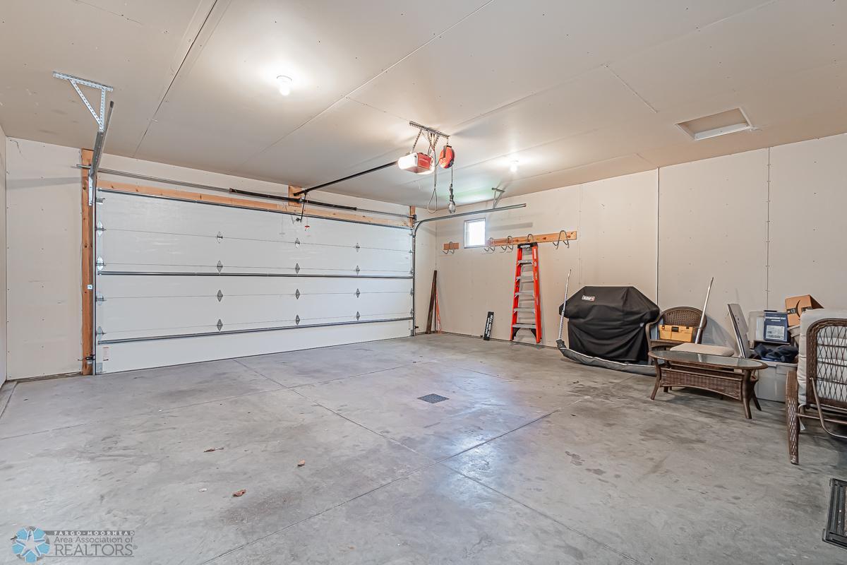 Garage_1.jpg