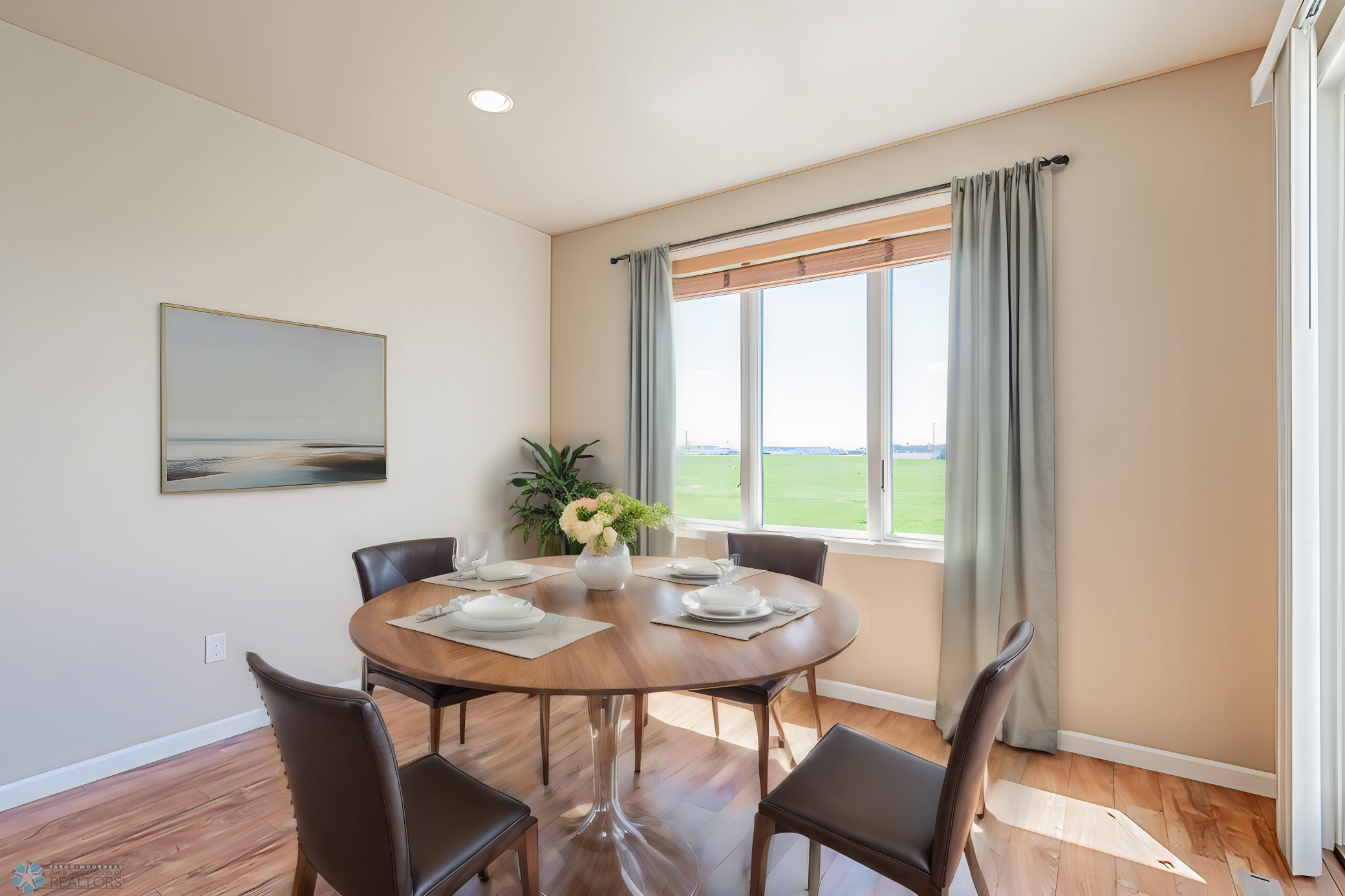 Dining_Room_Staged_1.jpg