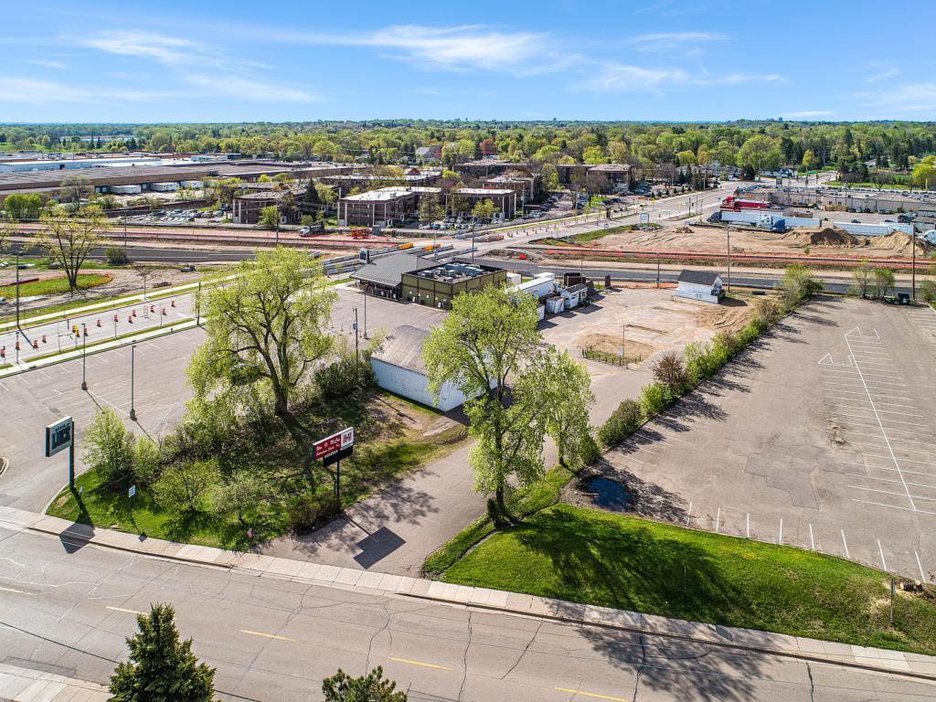 Web-Friendly-1102-Northeast-2nd-Street-Hopkins-MN-55413-5.jpg
