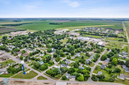 614 Norman Drive, Kindred, ND 58051