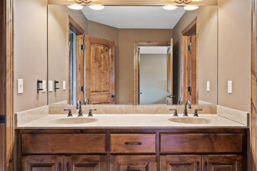 36002 Oasis Road, Lindstrom, MN 55045