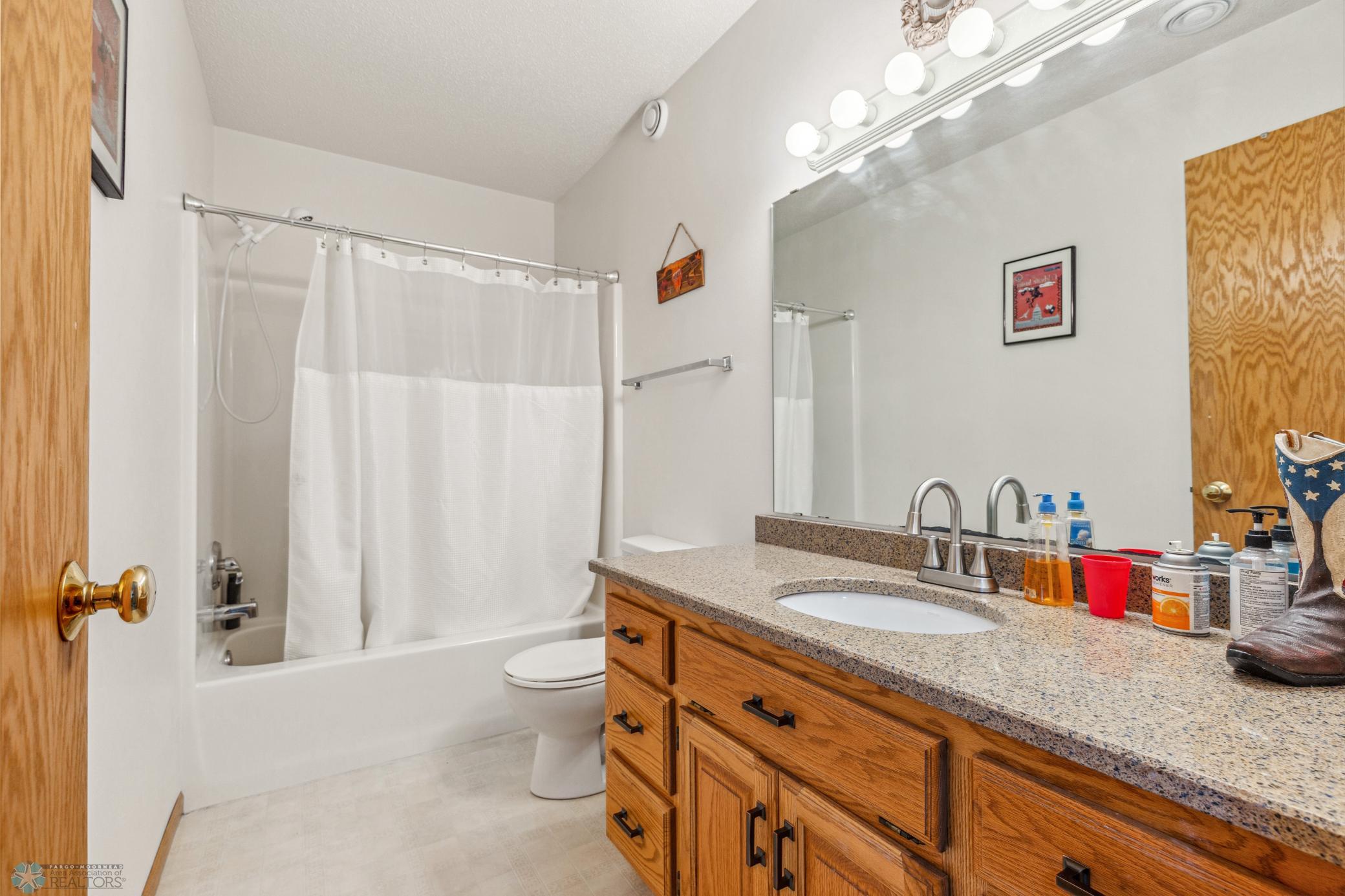 Lower level full bath.