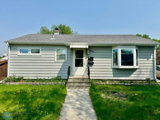 910 20th Street S, Fargo, ND 58103