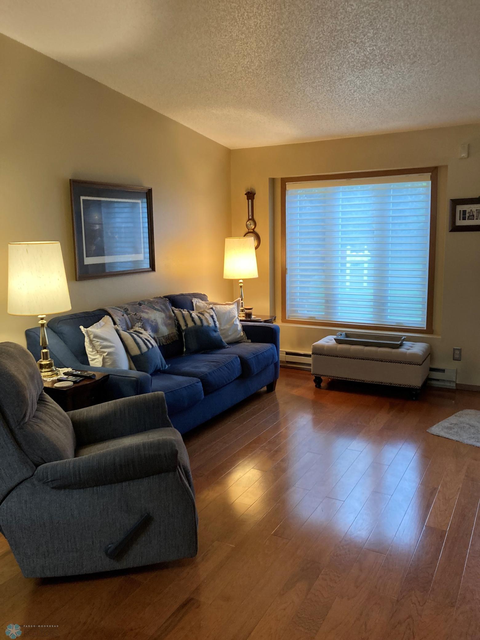 Living Room 2.jpg