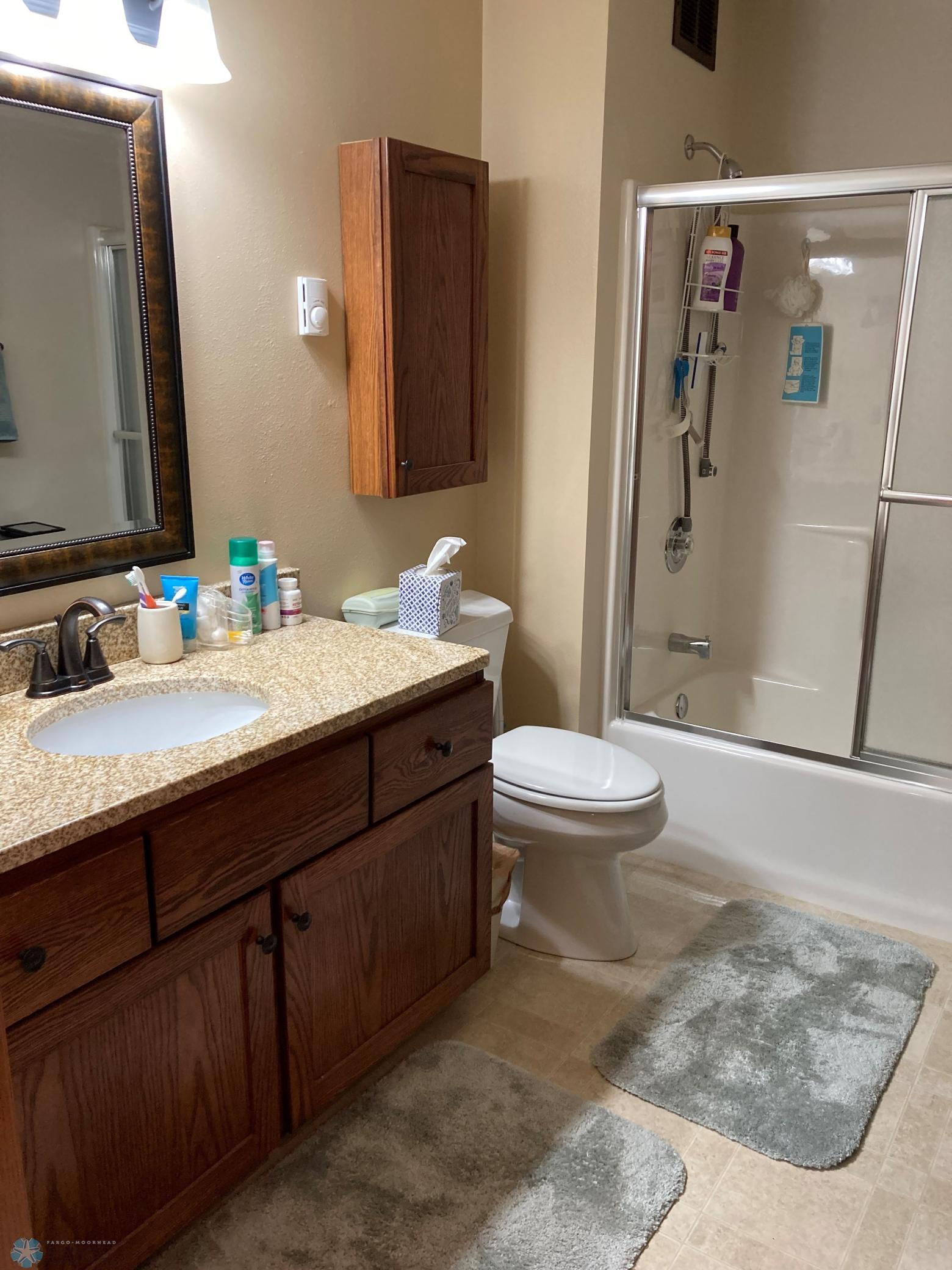 Main Full Bath.jpg