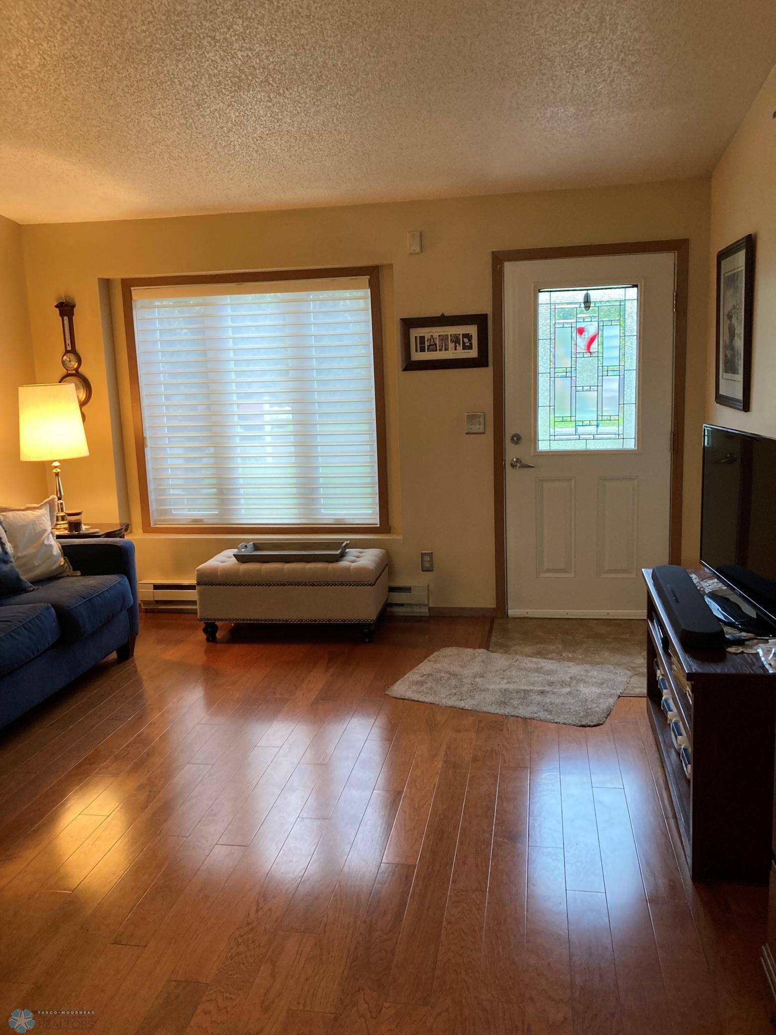 Living Room 1.jpg