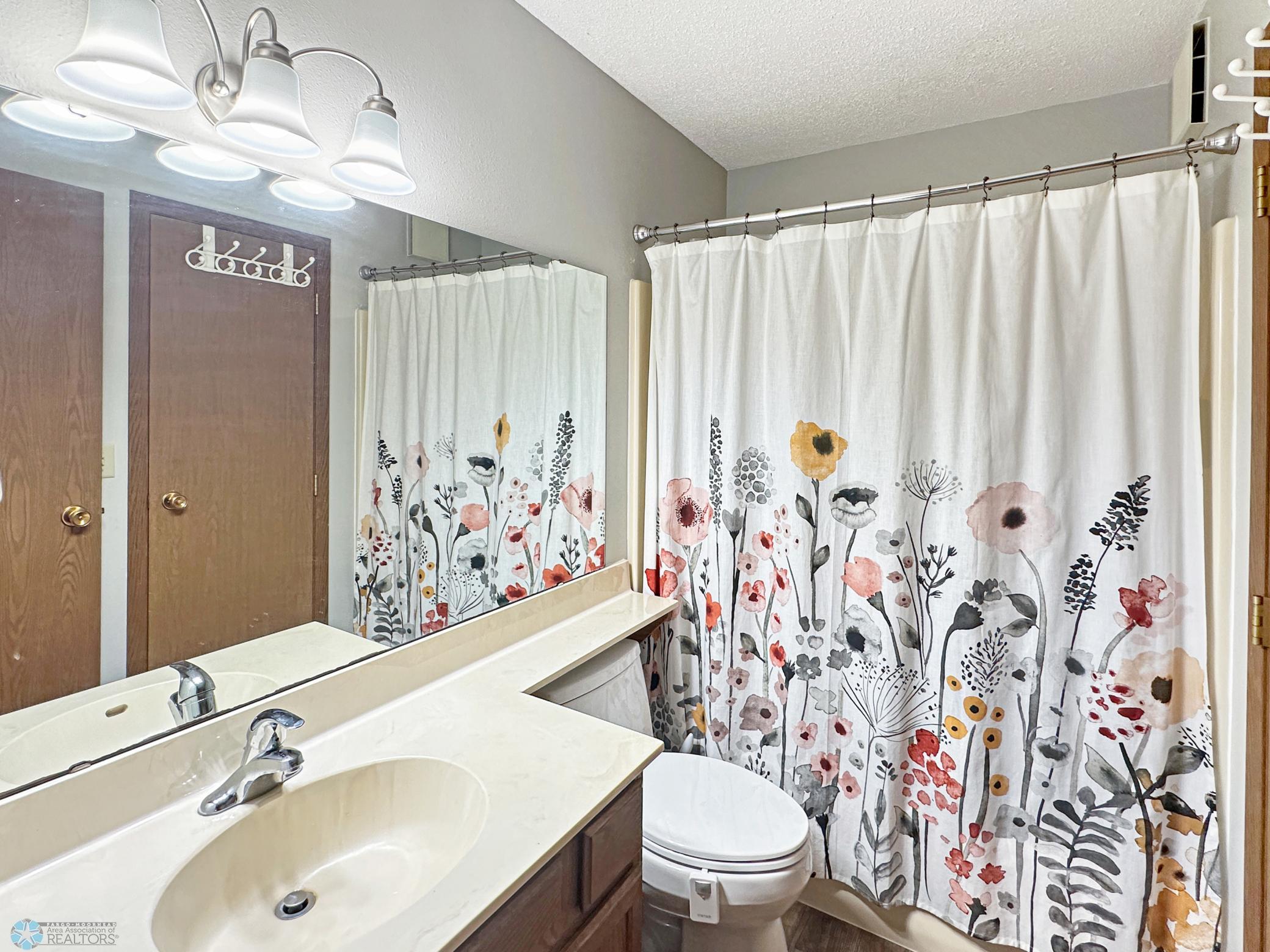 Hollywood Bath
