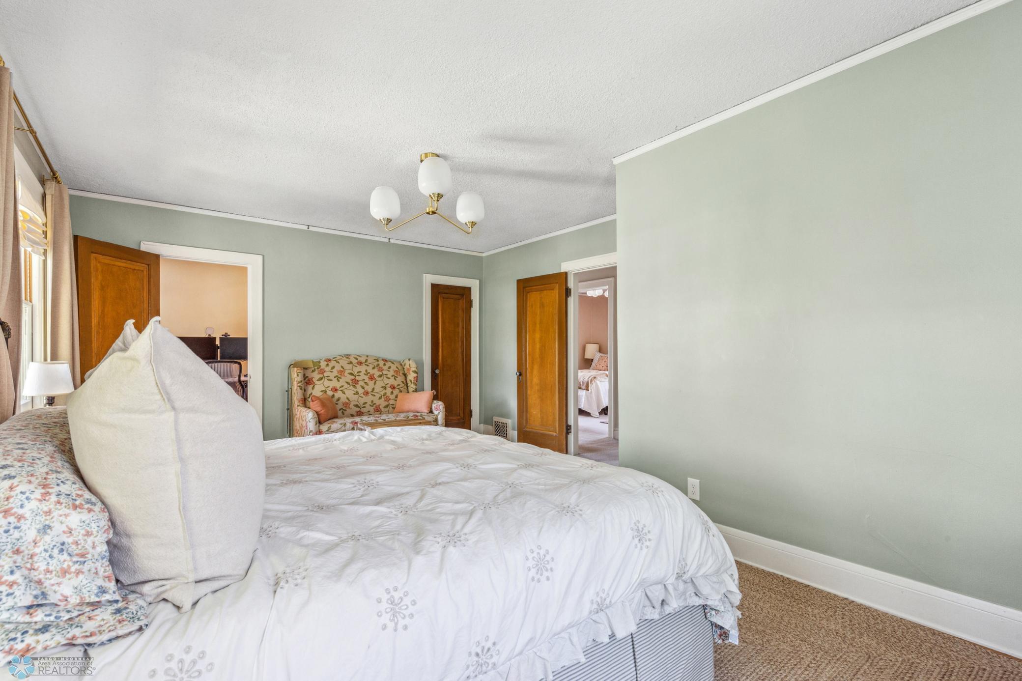 (26) Master-Bed 1.jpg