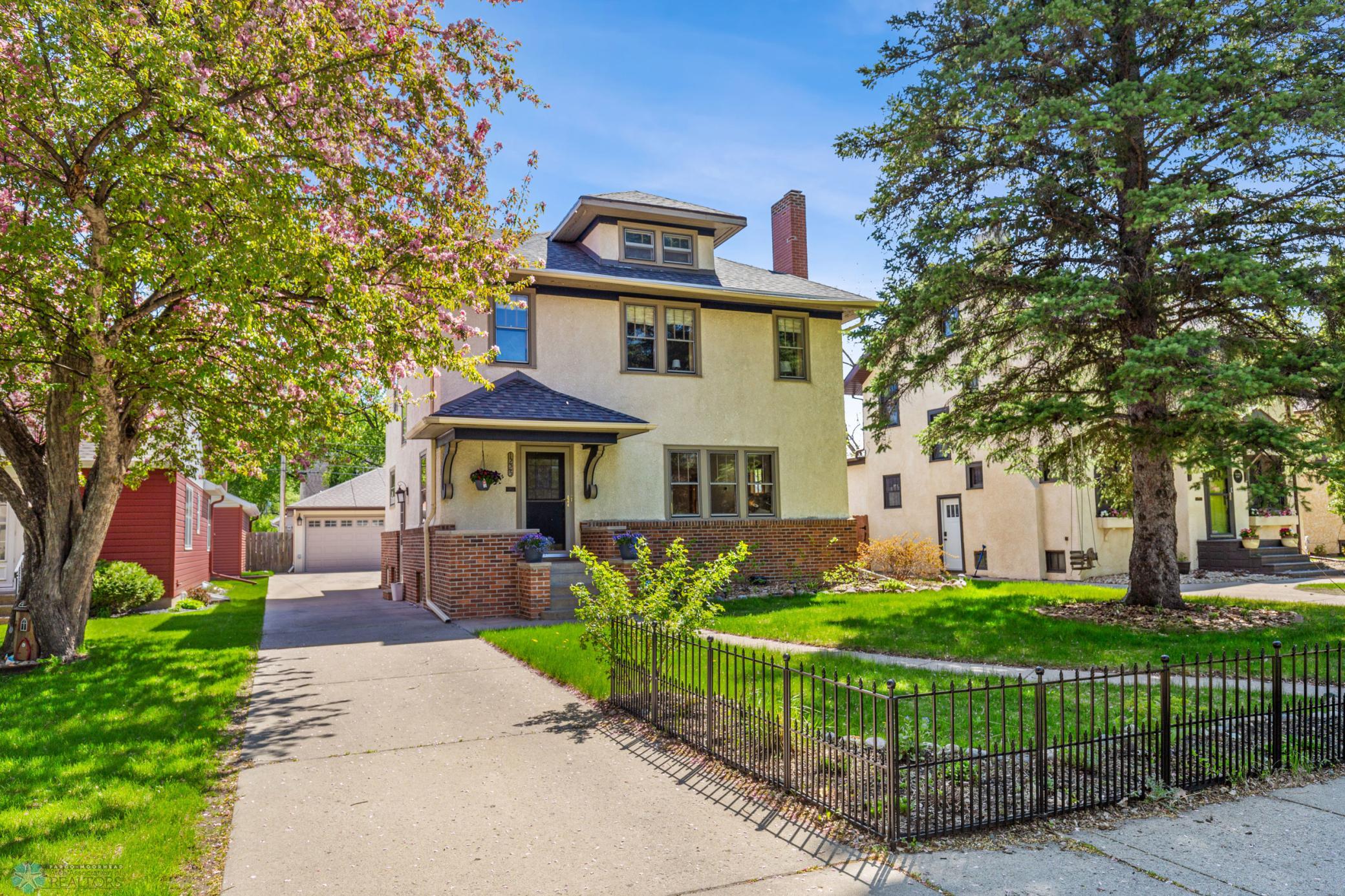 (2) Front of Home.jpg
