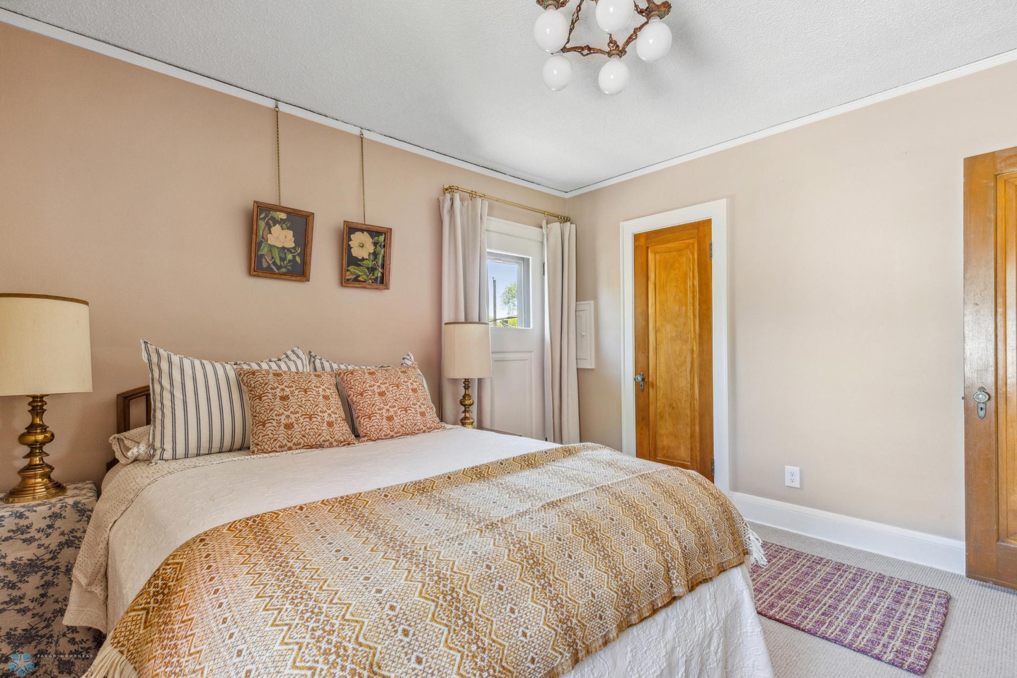 (30) Bed 2.jpg