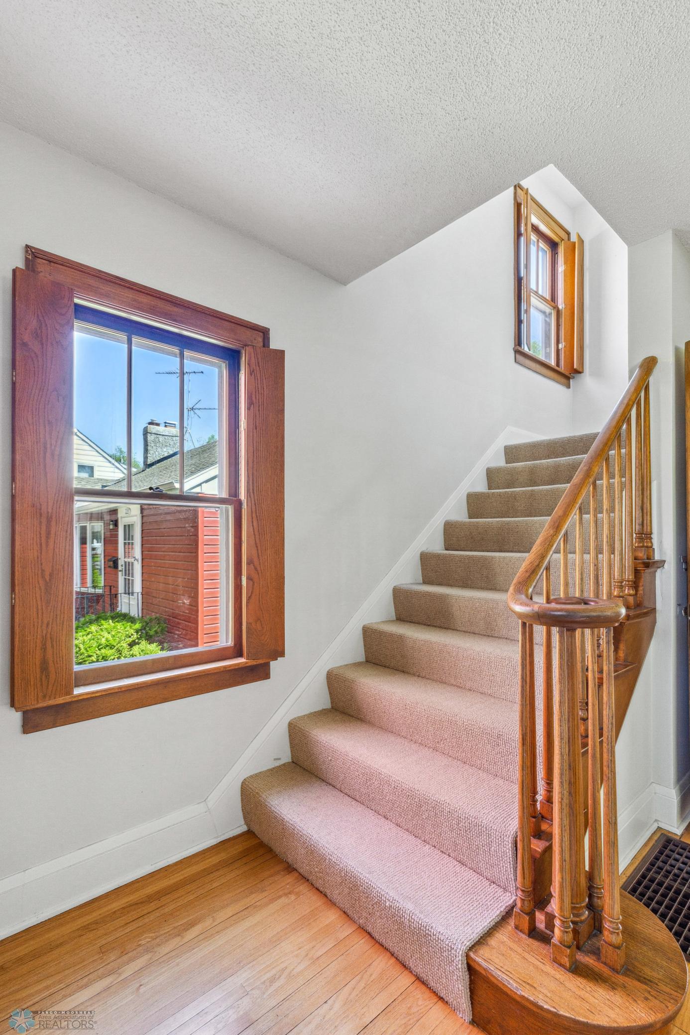 (24) Stairs to 2nd Floor.jpg