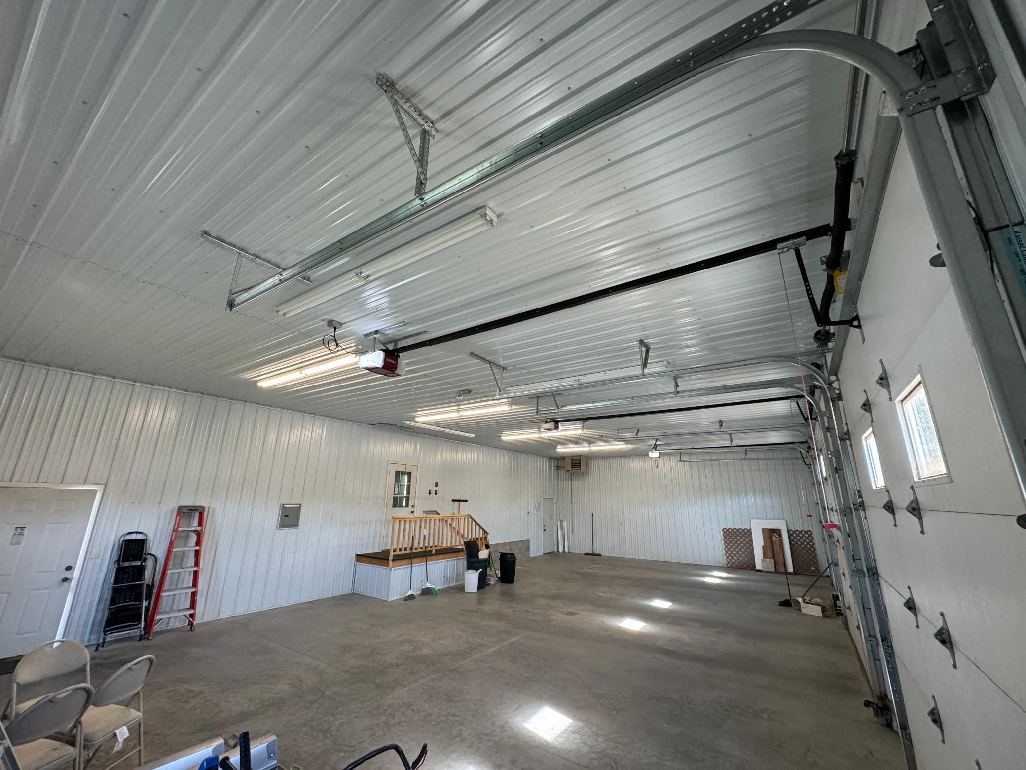 Garage 1.JPG