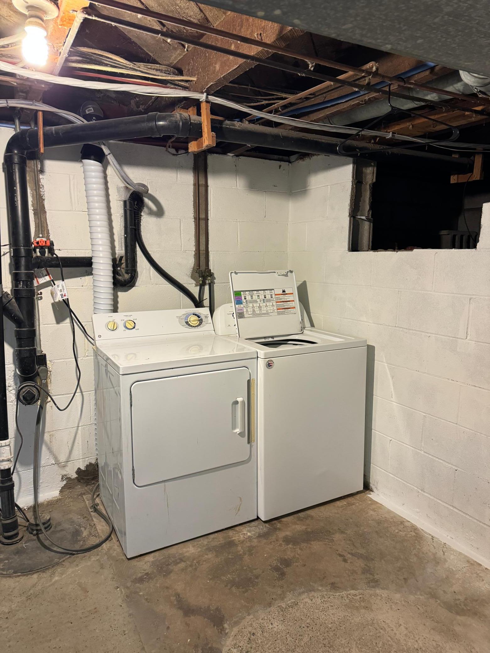 Basement laundry.JPG