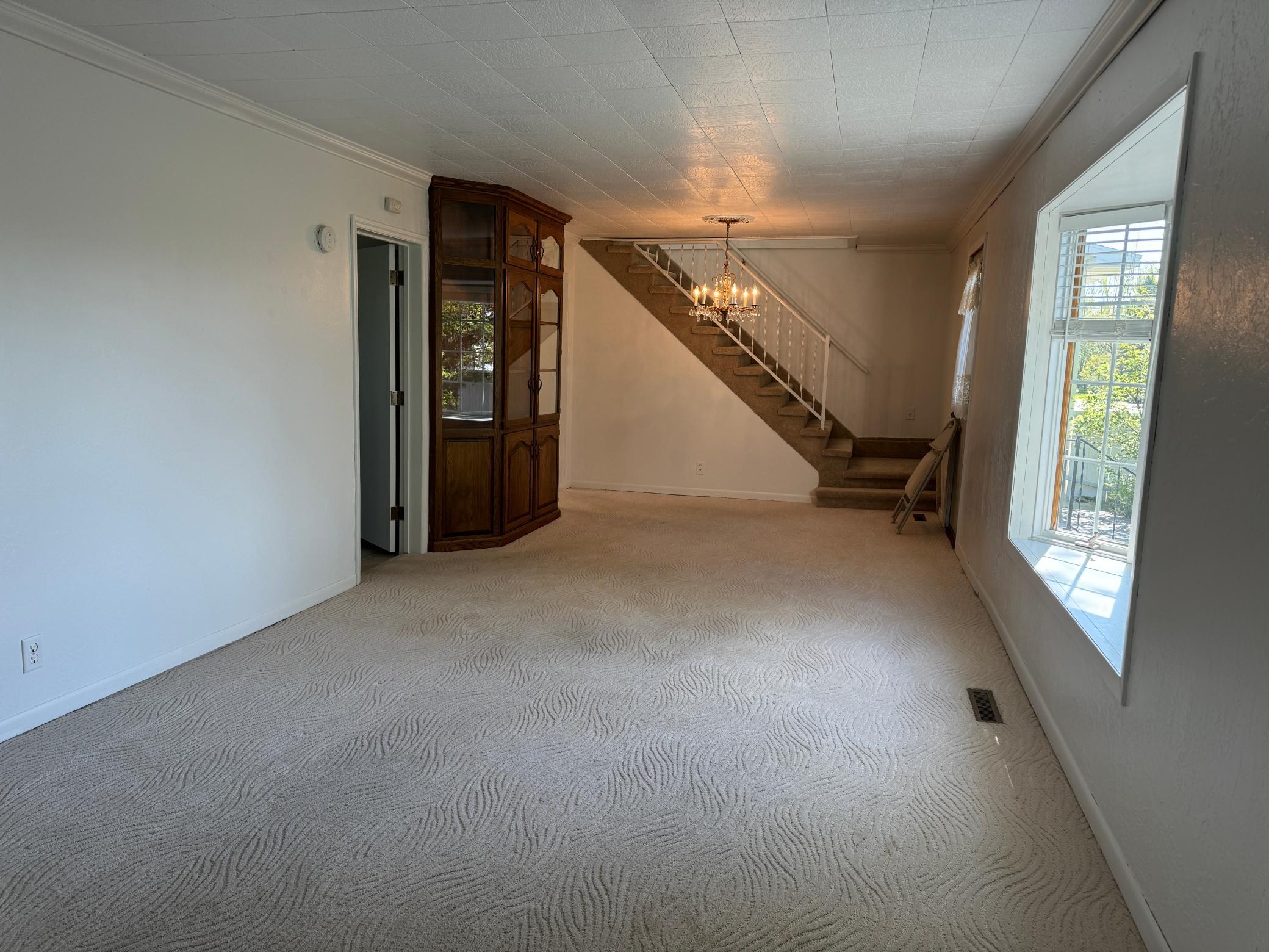 Livingroom1.JPG